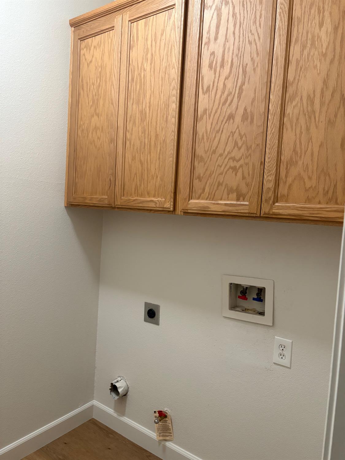 736 Elmwood Dr, Los Banos, CA 93635