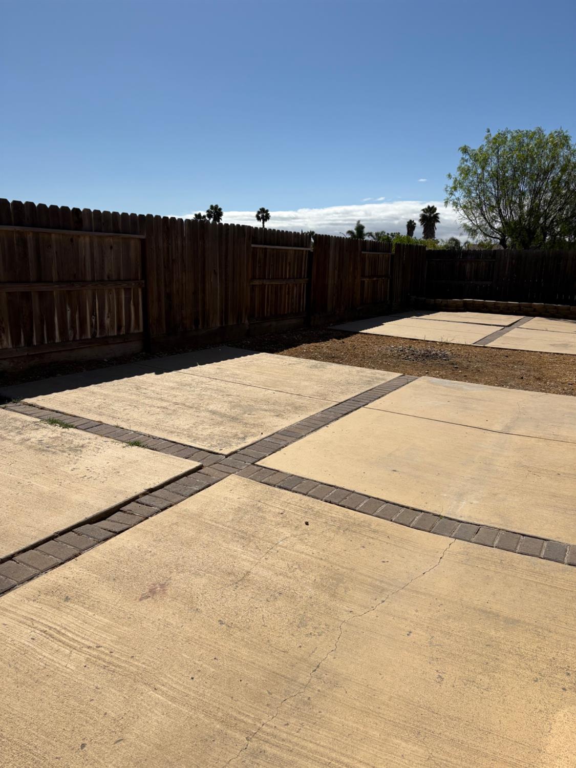 736 Elmwood Dr, Los Banos, CA 93635