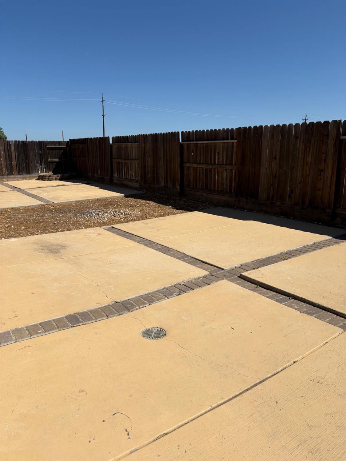 736 Elmwood Dr, Los Banos, CA 93635