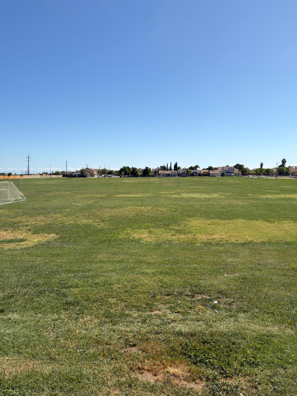 736 Elmwood Dr, Los Banos, CA 93635