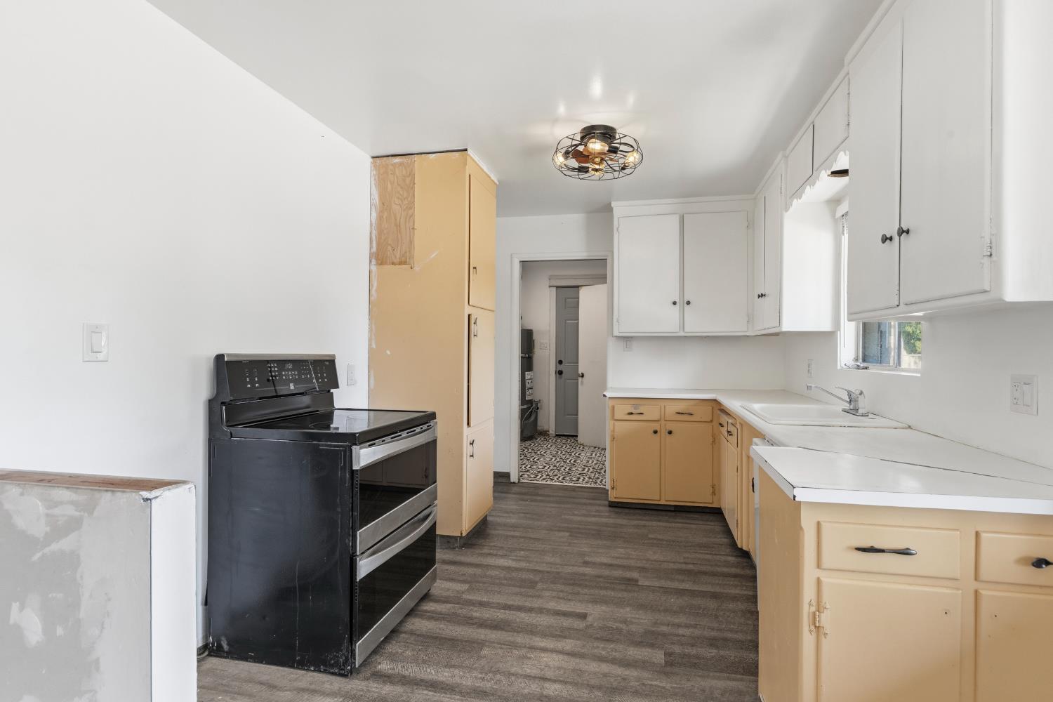 919 Del Rey Ave, Modesto, CA 95350