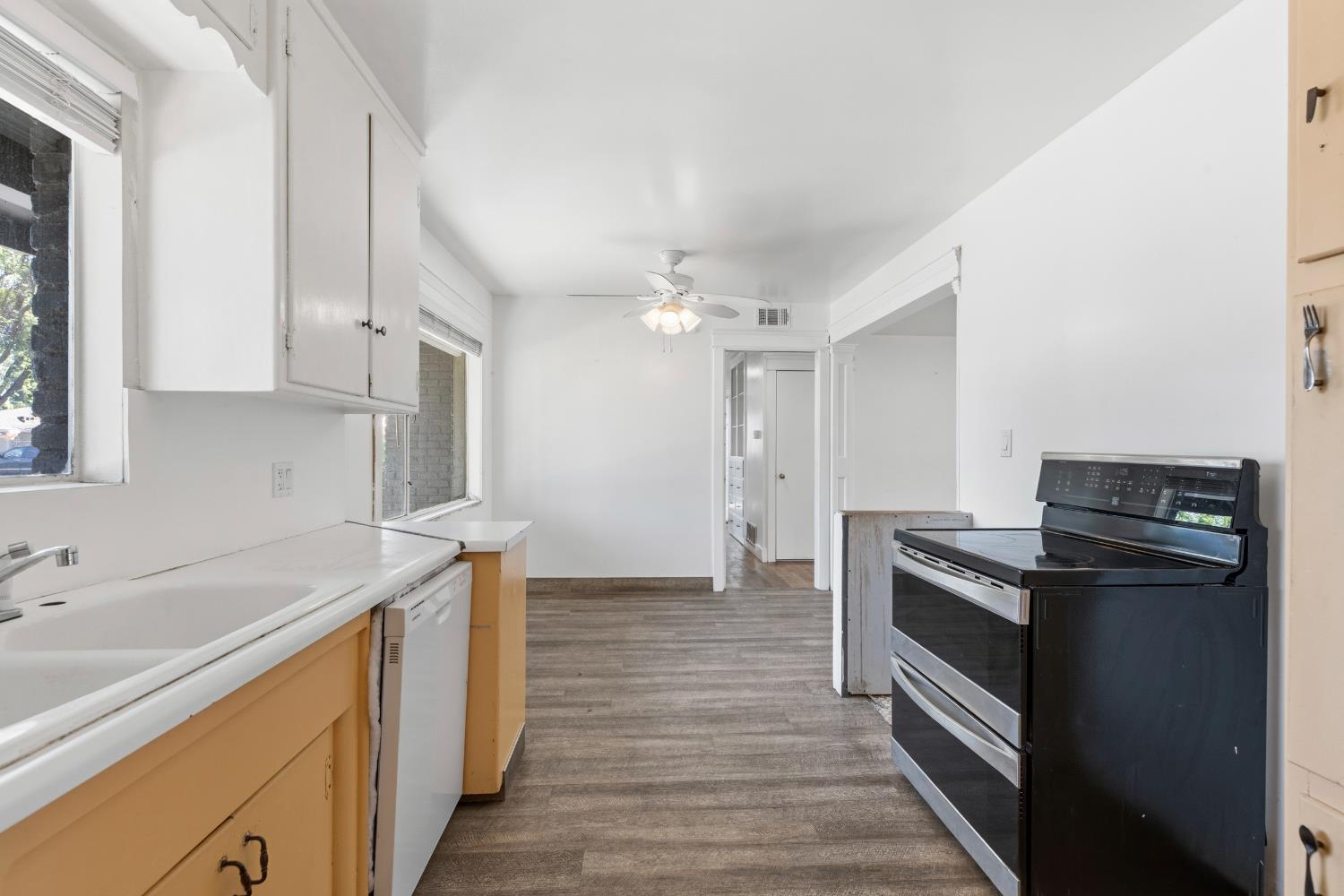 919 Del Rey Ave, Modesto, CA 95350