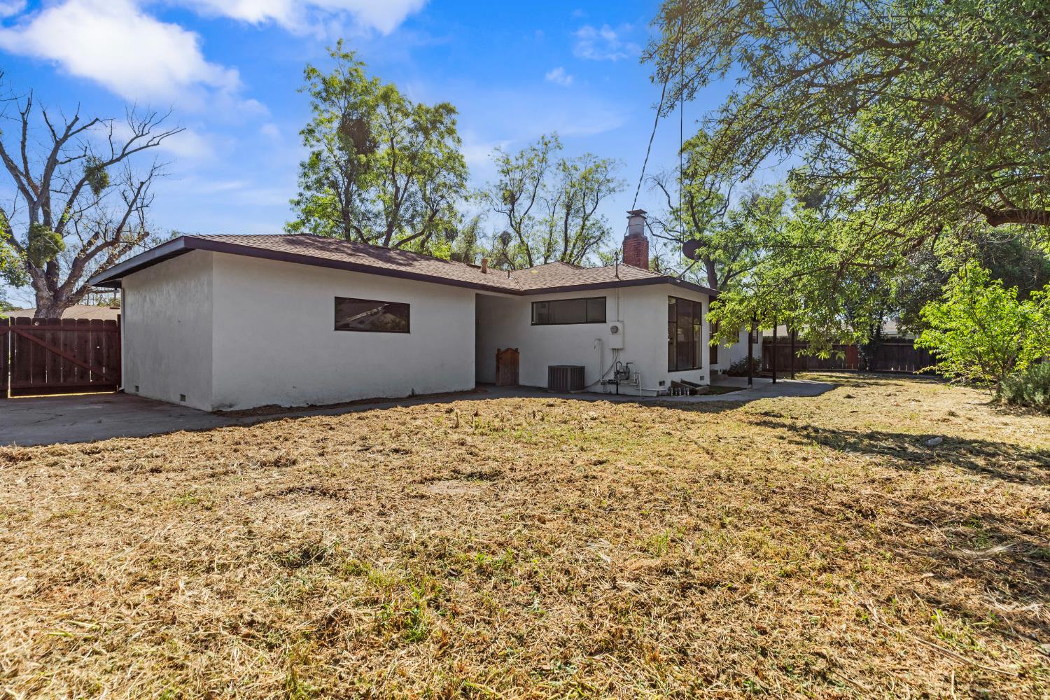 919 Del Rey Ave, Modesto, CA 95350