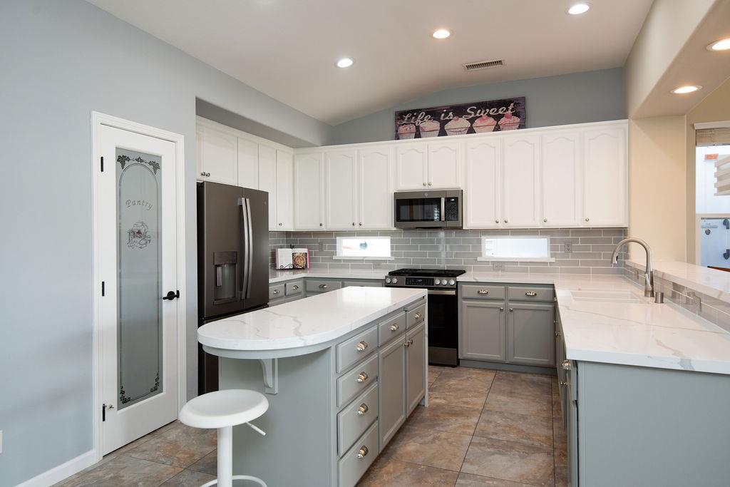 1981 Schaffhausen St, Manteca, CA 95337