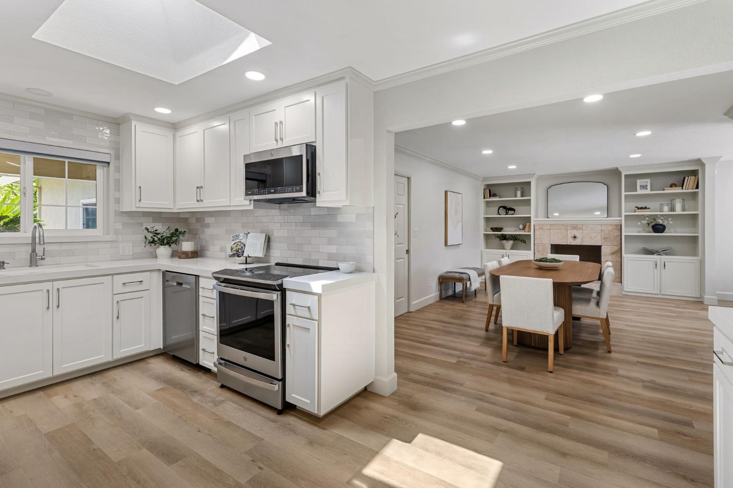 1213 Lexington Dr, Modesto, CA 95350