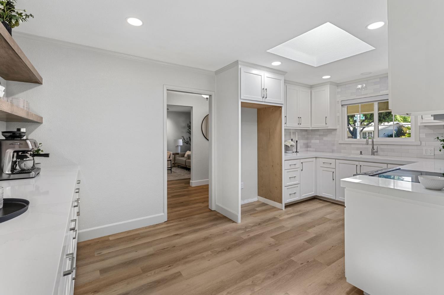 1213 Lexington Dr, Modesto, CA 95350