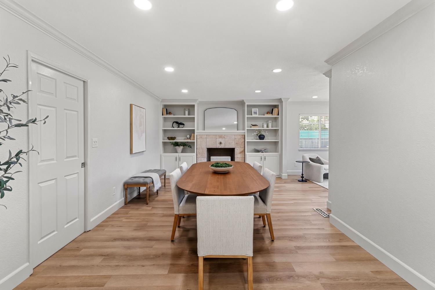 1213 Lexington Dr, Modesto, CA 95350