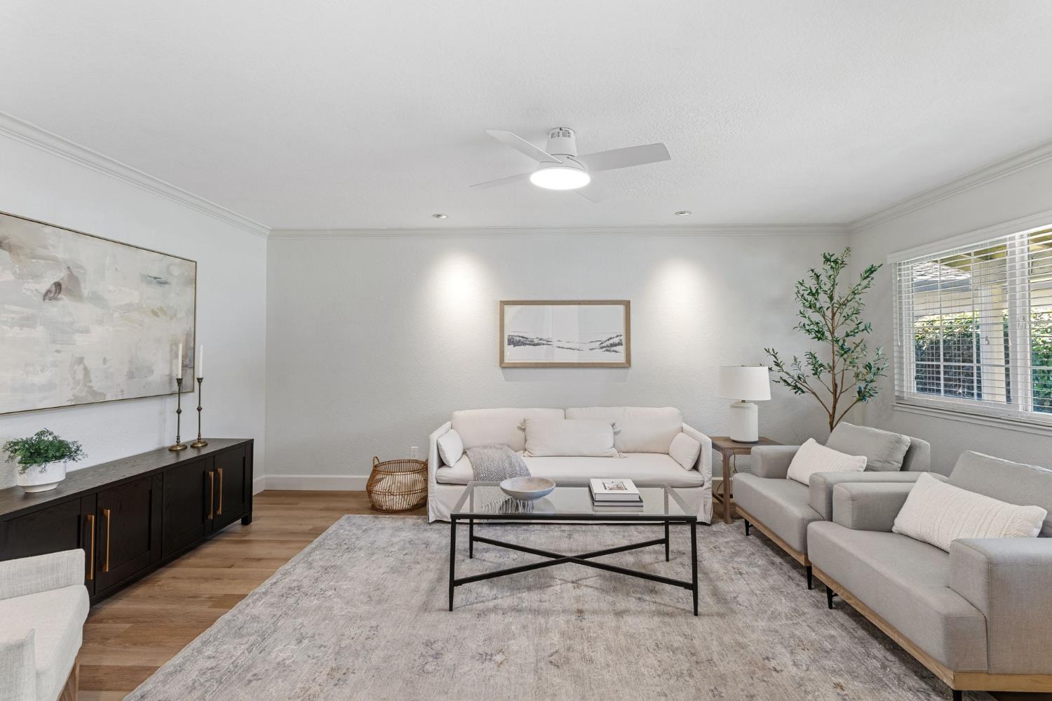 1213 Lexington Dr, Modesto, CA 95350