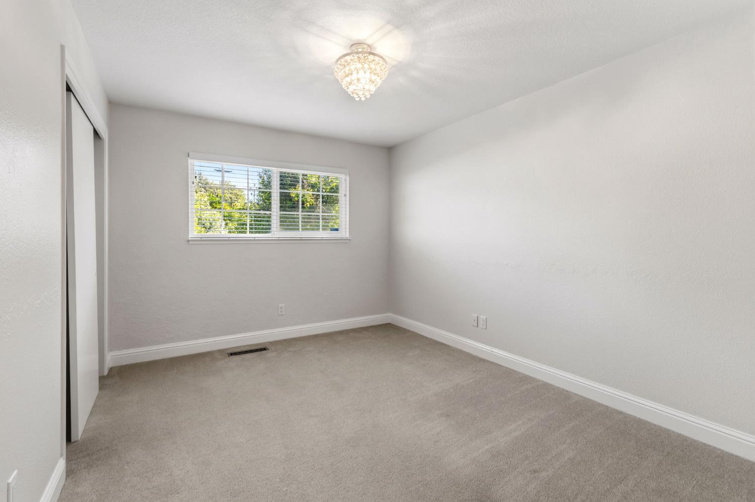 1213 Lexington Dr, Modesto, CA 95350