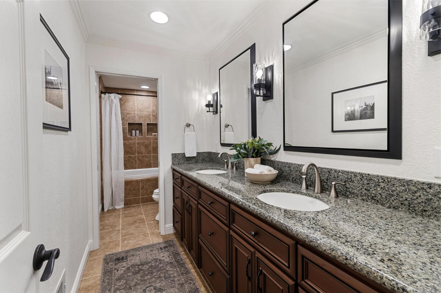 1213 Lexington Dr, Modesto, CA 95350