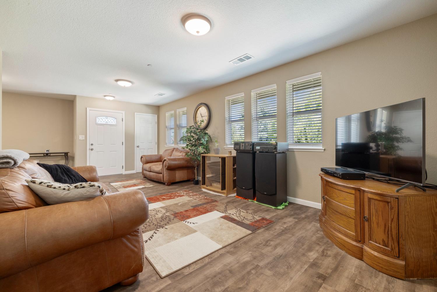 1255 Root Rd, Modesto, CA 95357