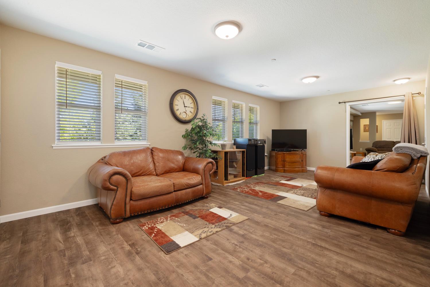 1255 Root Rd, Modesto, CA 95357