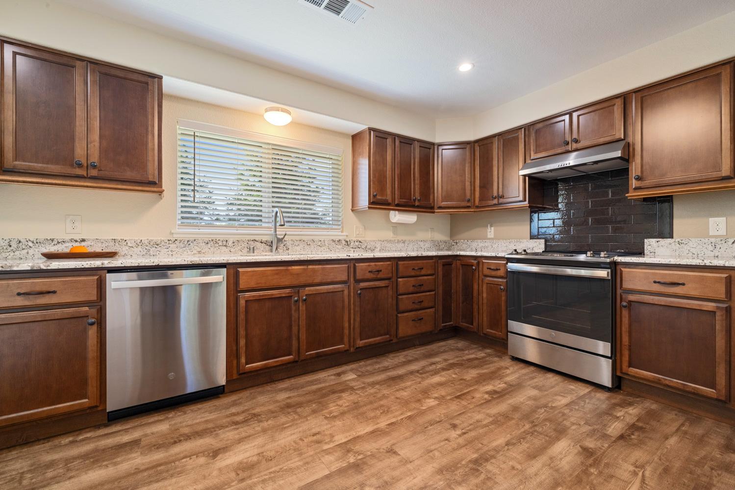 1255 Root Rd, Modesto, CA 95357