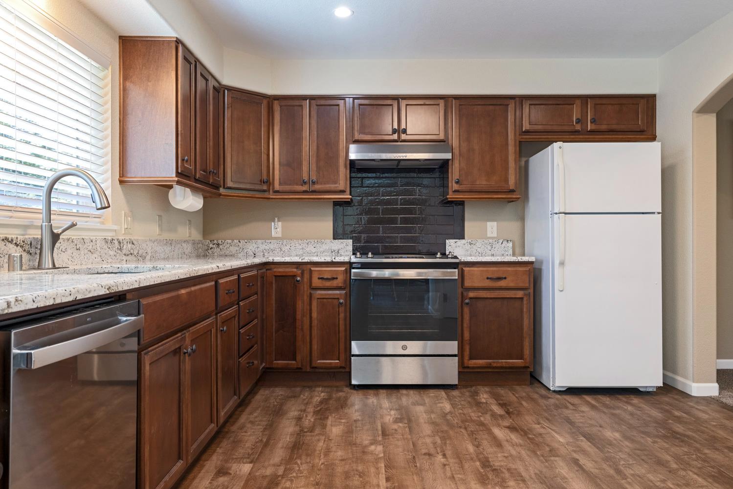 1255 Root Rd, Modesto, CA 95357