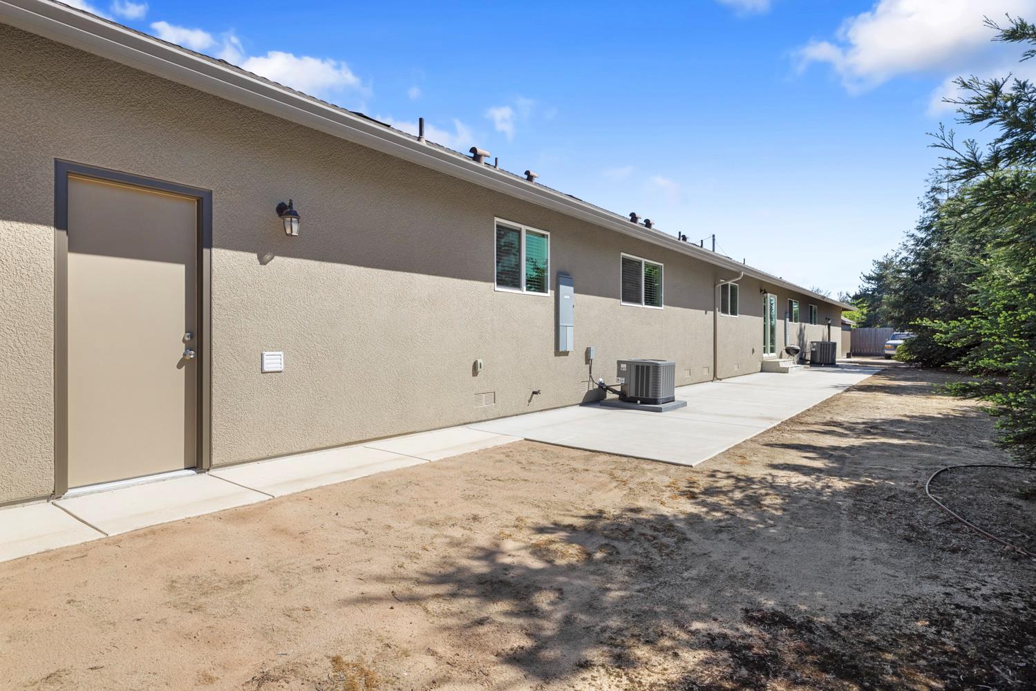 1255 Root Rd, Modesto, CA 95357