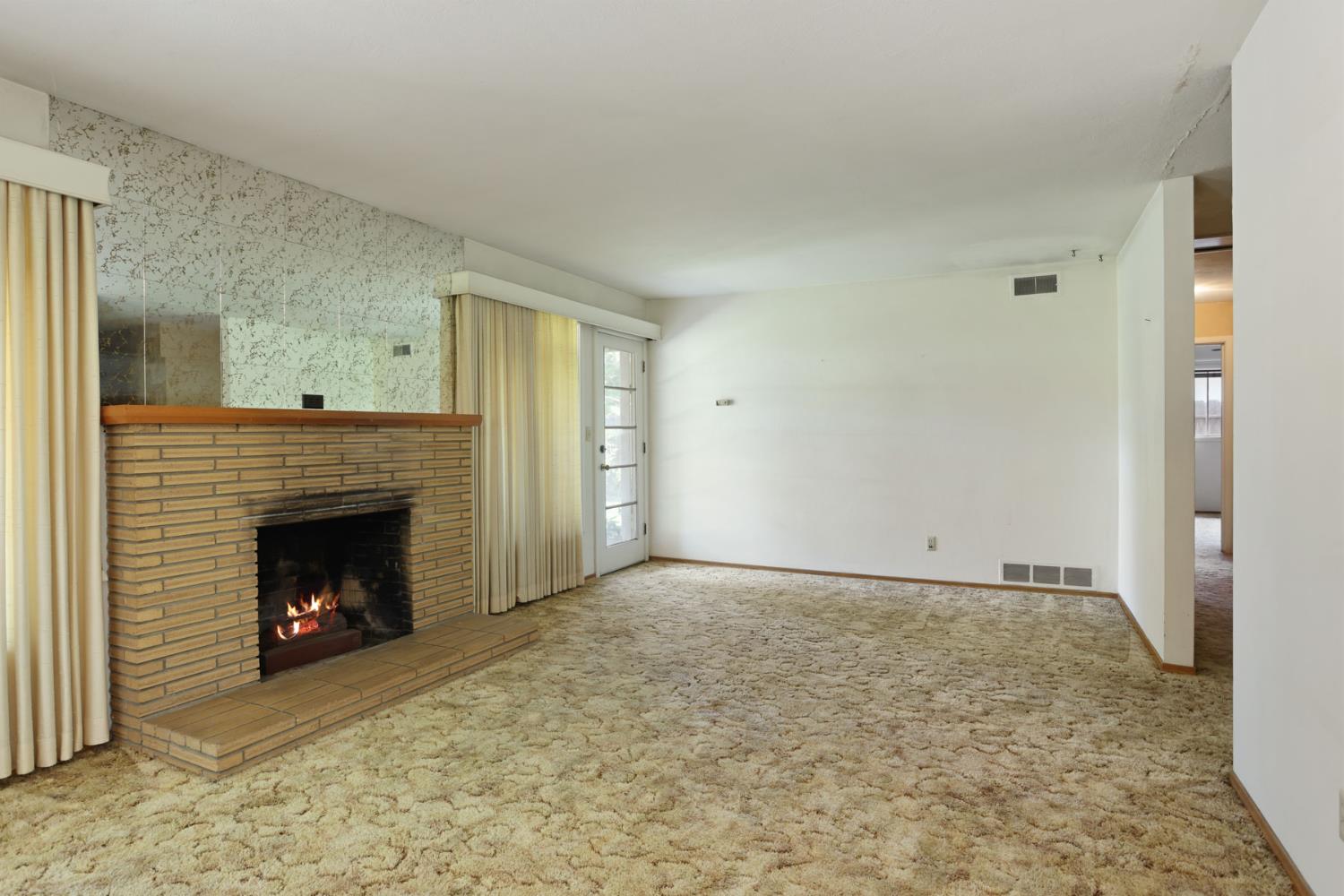 1617 Ashwood Dr, Modesto, CA 95350