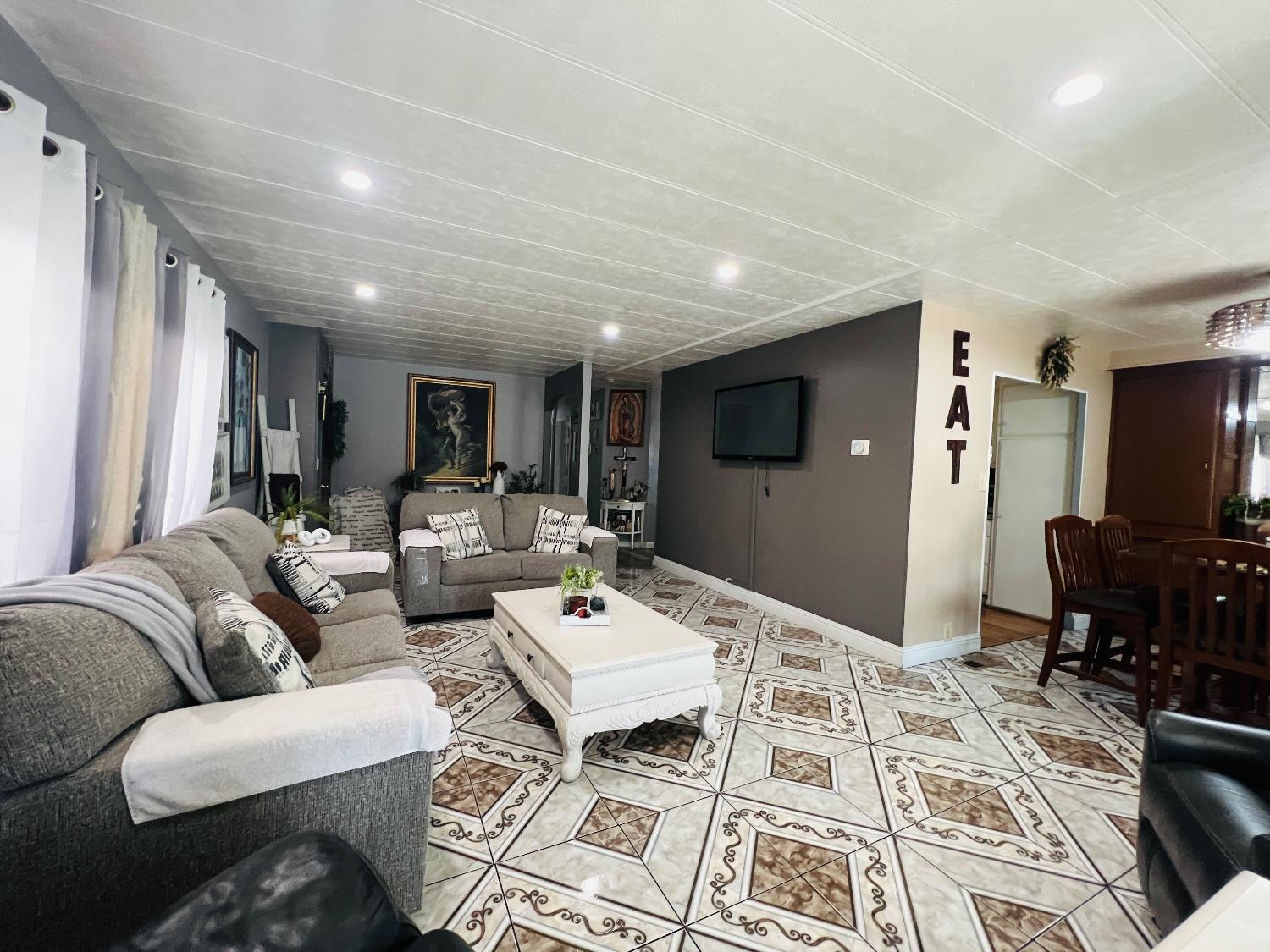 2845 E E Hatch Rd #86, Modesto, CA 95351