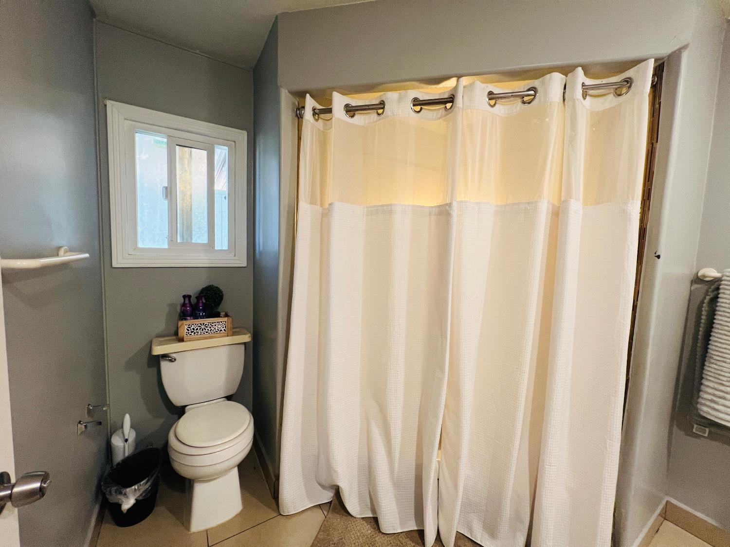 2845 E E Hatch Rd #86, Modesto, CA 95351