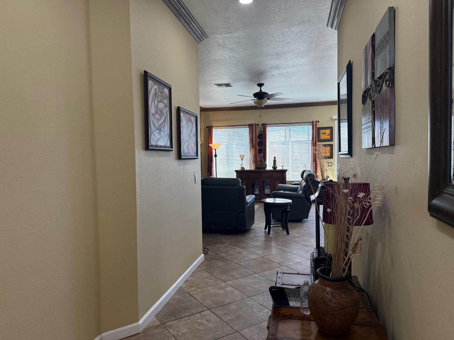 208 Murano St, Los Banos, CA 93635