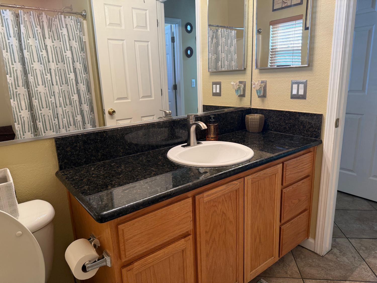 208 Murano St, Los Banos, CA 93635