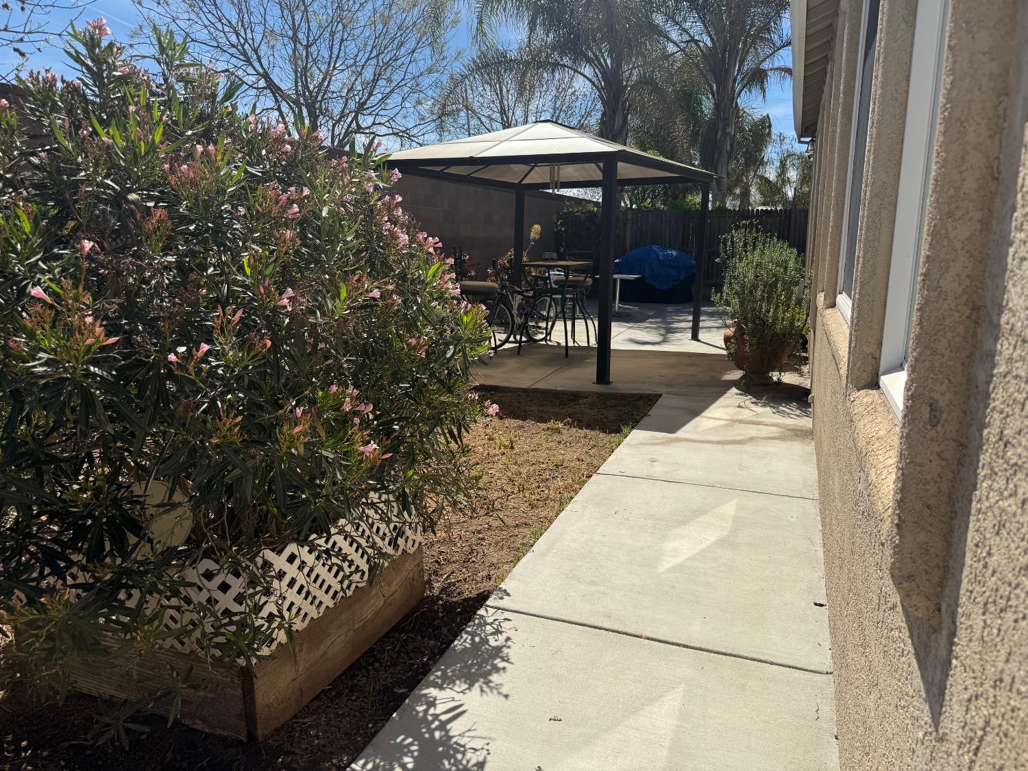 208 Murano St, Los Banos, CA 93635