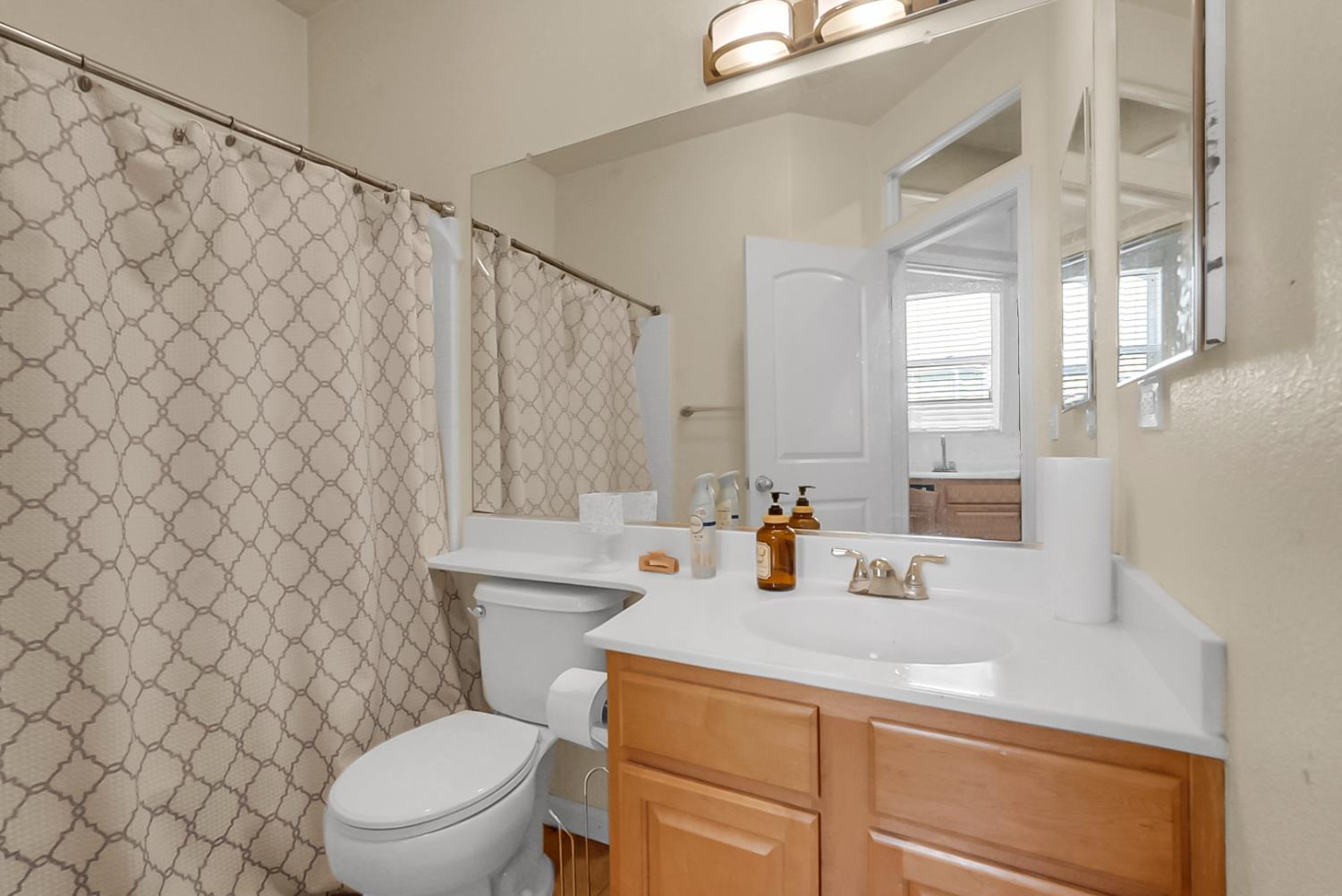 3437 Summer Dr, Modesto, CA 95355