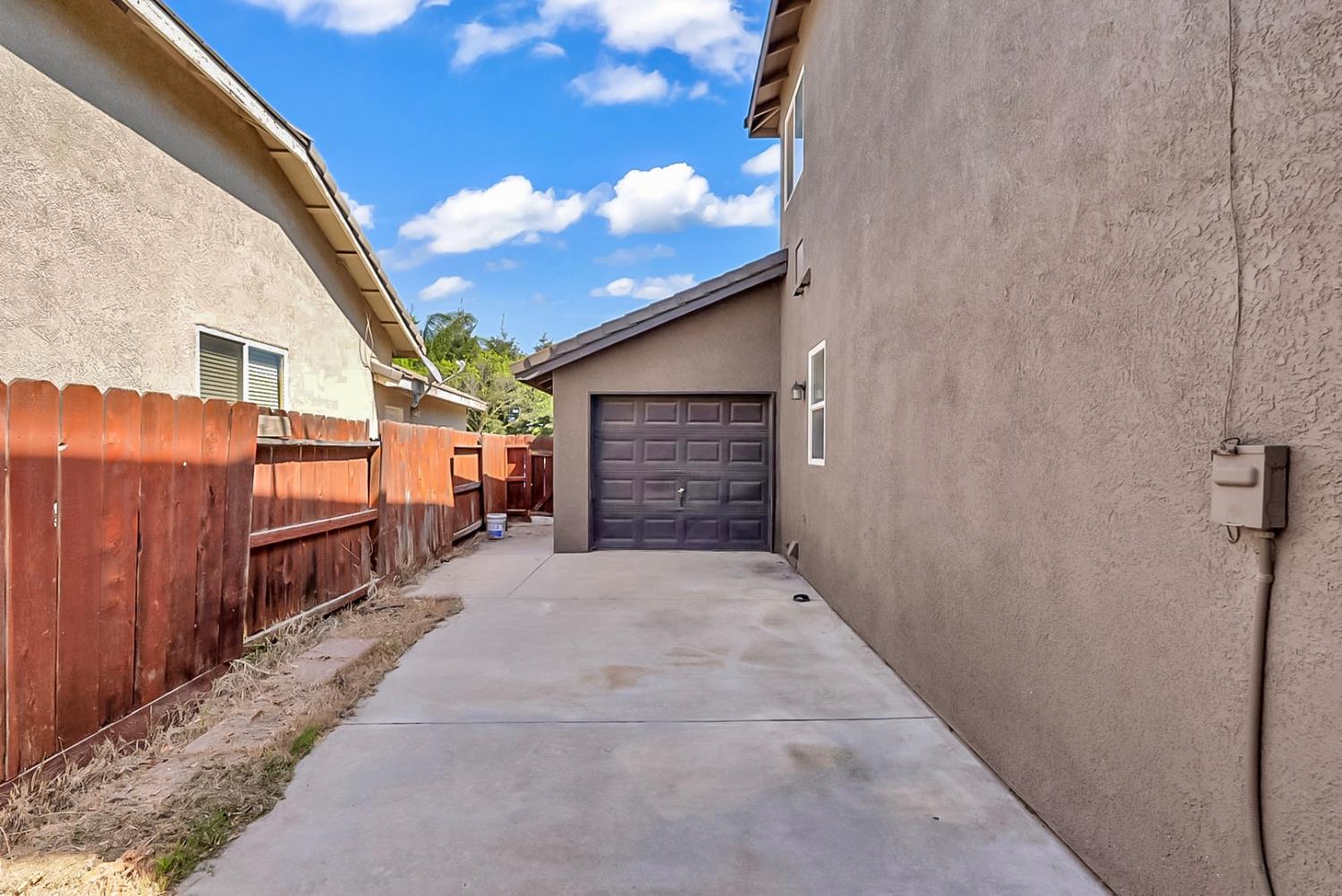 3437 Summer Dr, Modesto, CA 95355