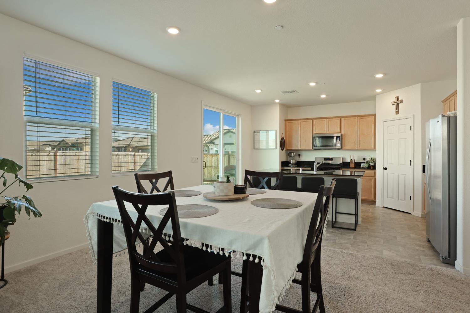 1601 Redhaven Pl, Hughson, CA 95326