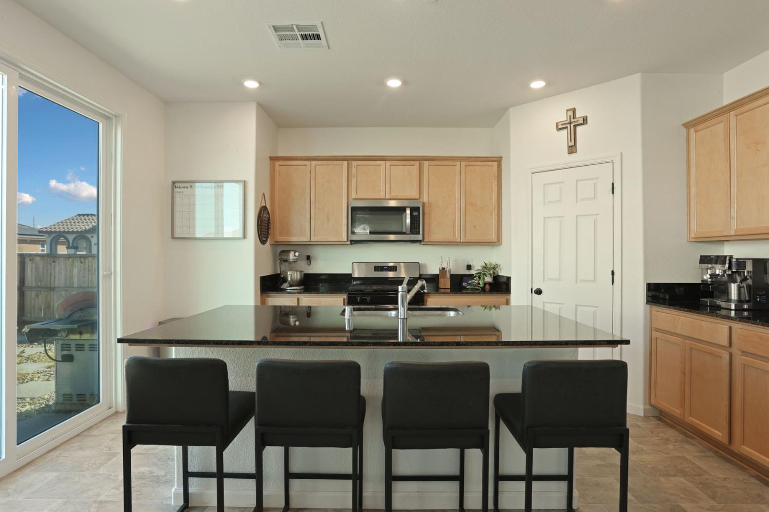 1601 Redhaven Pl, Hughson, CA 95326