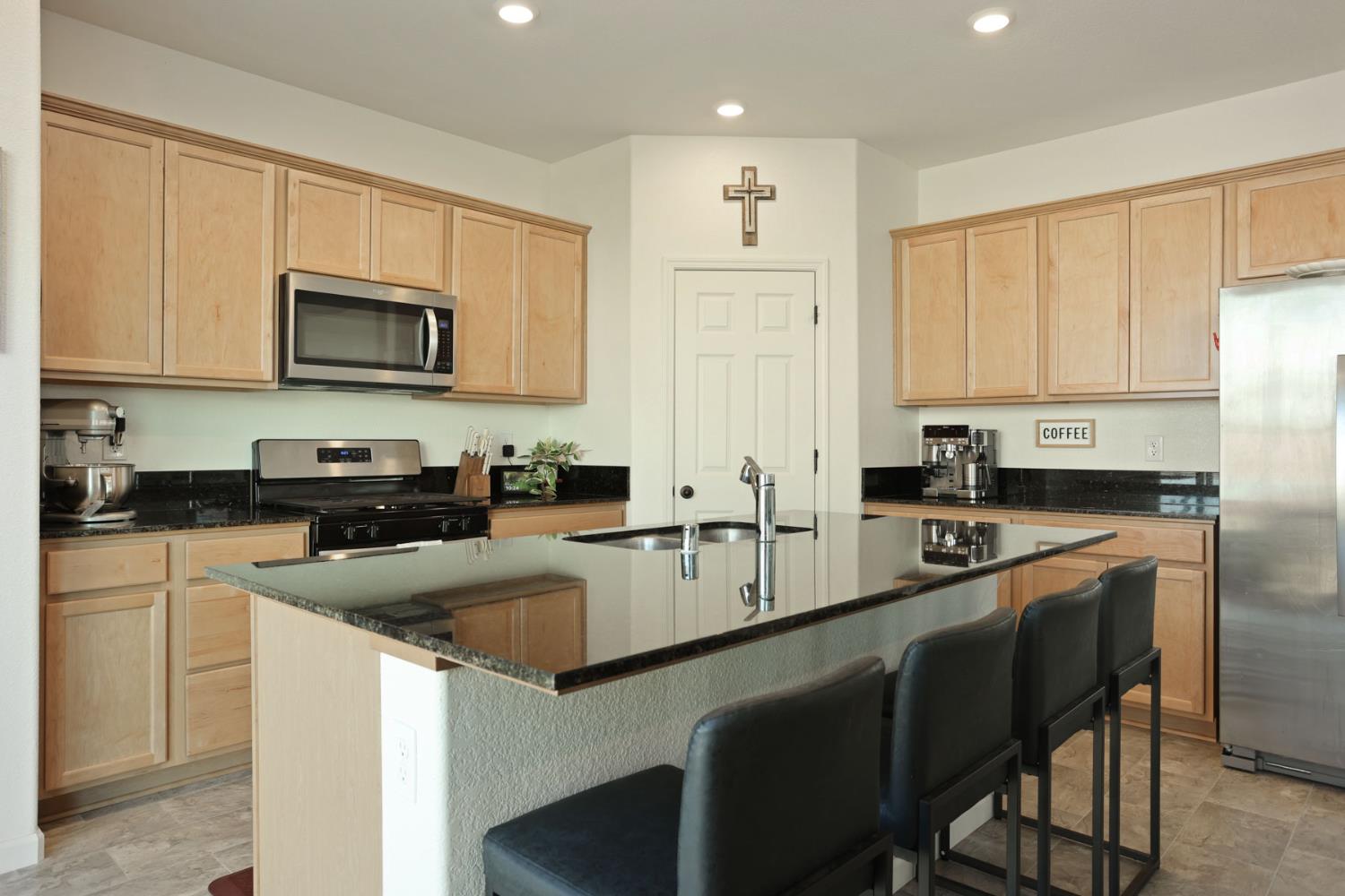 1601 Redhaven Pl, Hughson, CA 95326