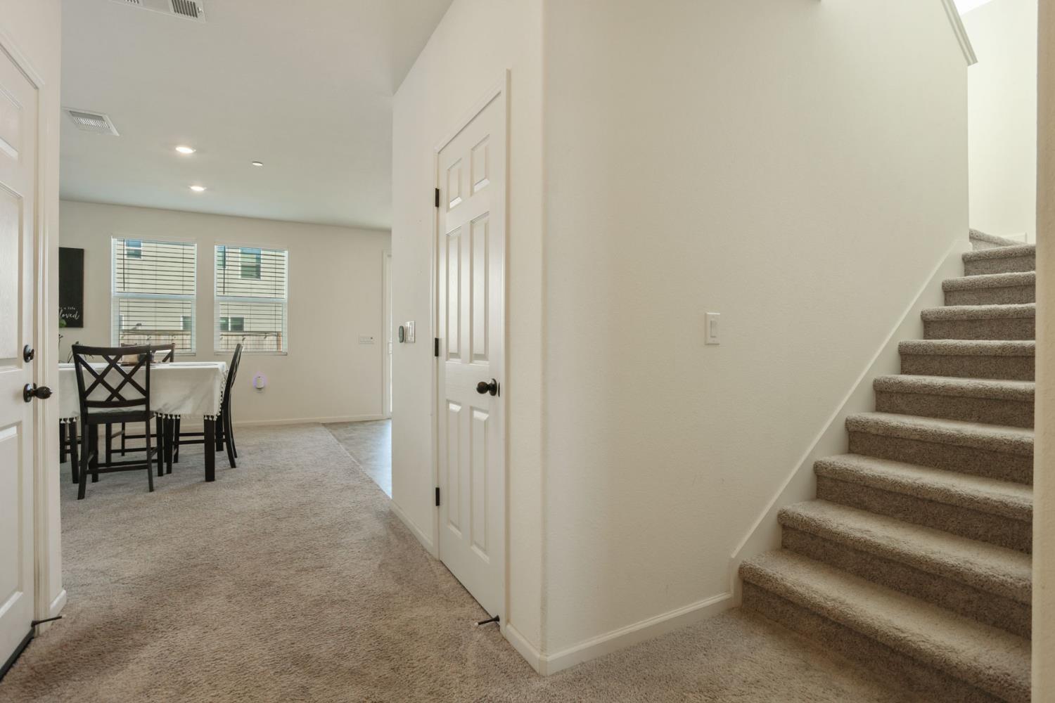 1601 Redhaven Pl, Hughson, CA 95326