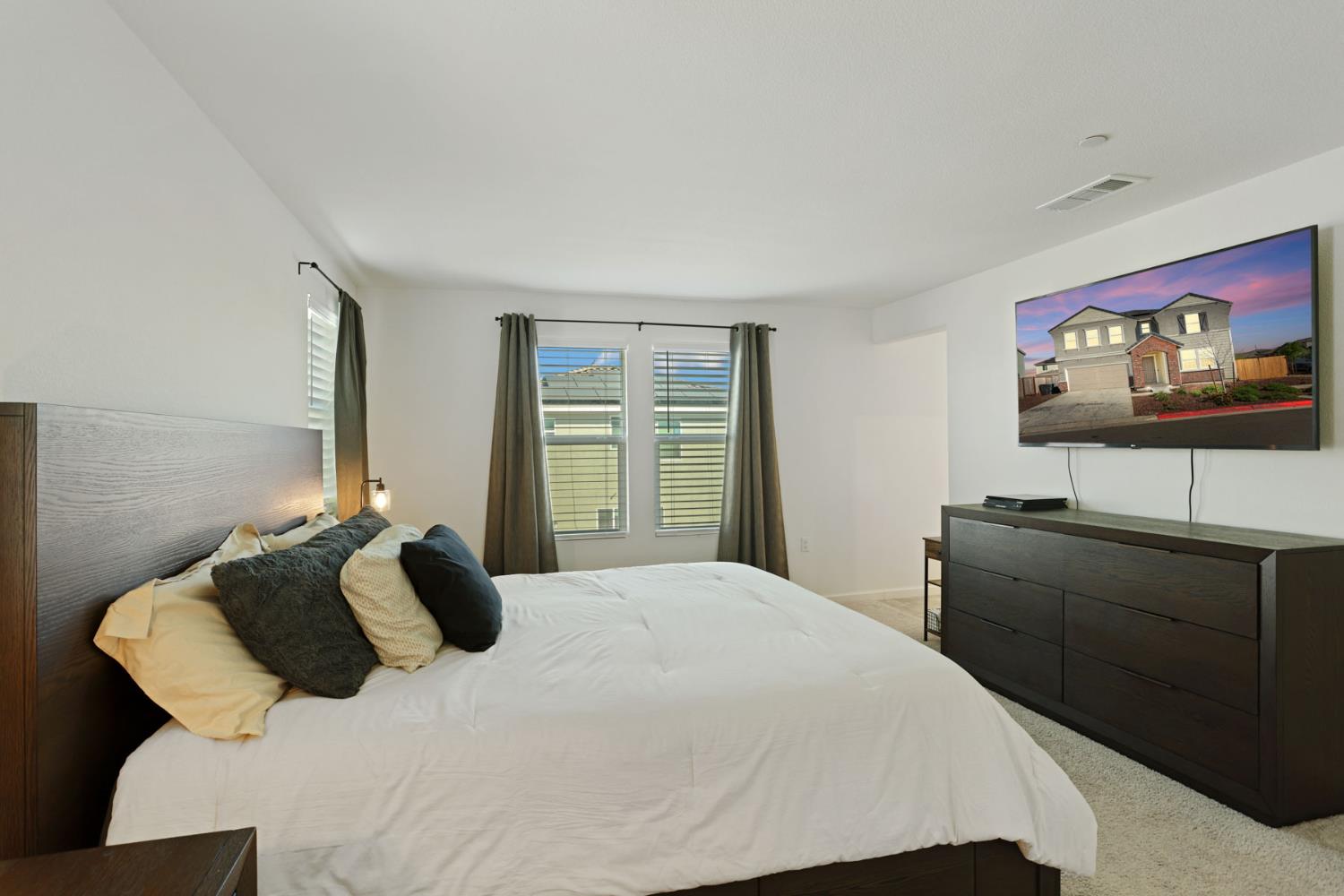 1601 Redhaven Pl, Hughson, CA 95326