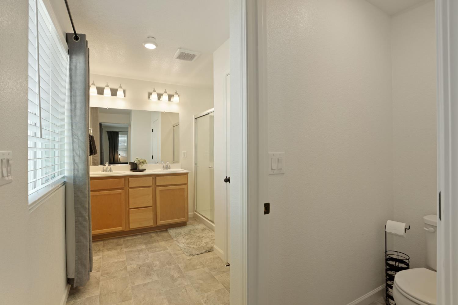 1601 Redhaven Pl, Hughson, CA 95326