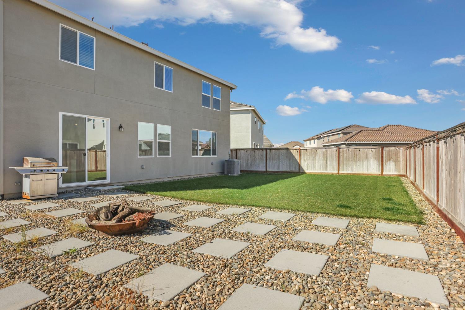 1601 Redhaven Pl, Hughson, CA 95326