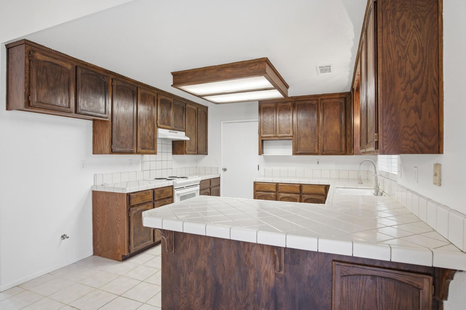 8239 Kapor, Hilmar, CA 95324