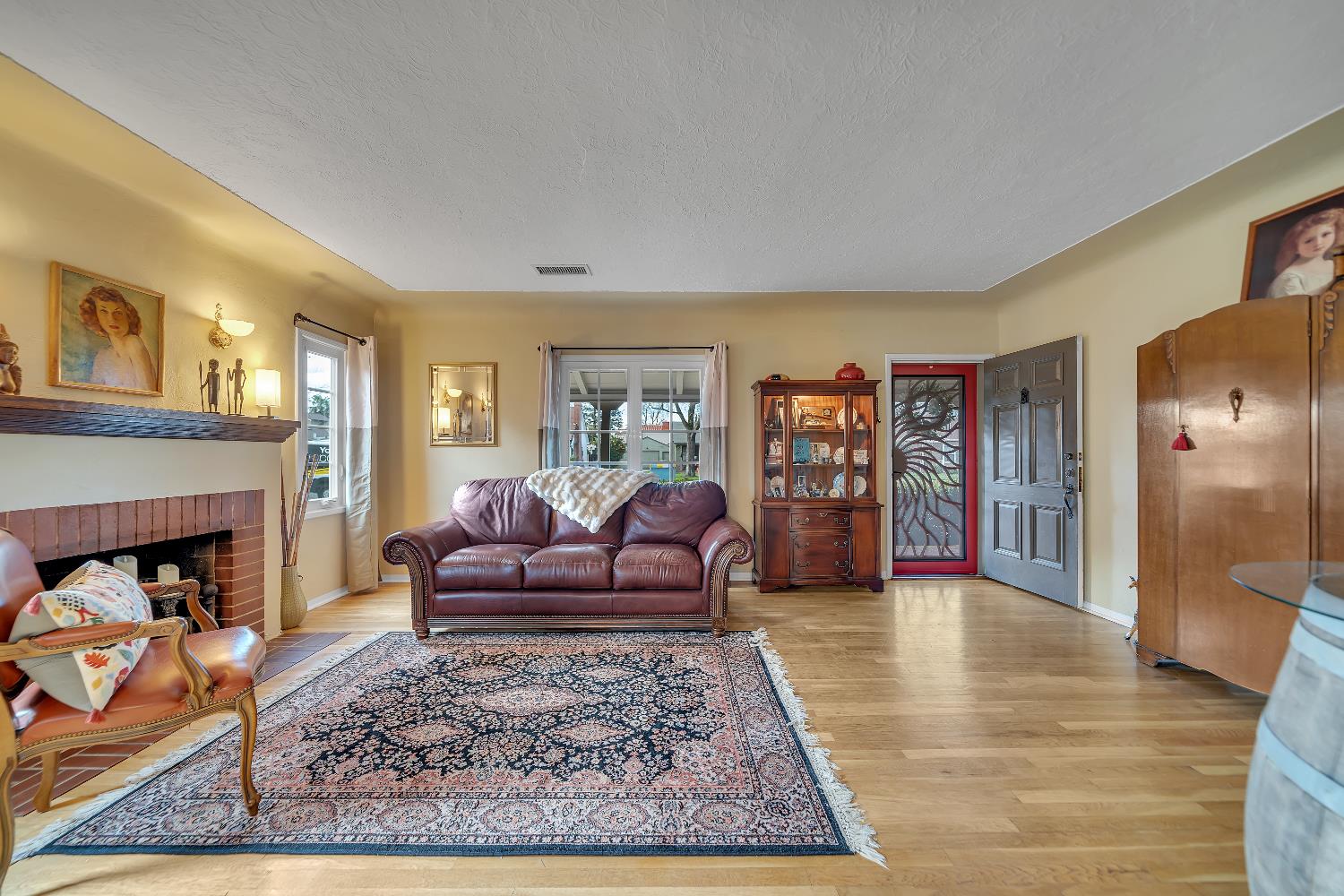 322 N Santa Ana Ave, Modesto, CA 95354