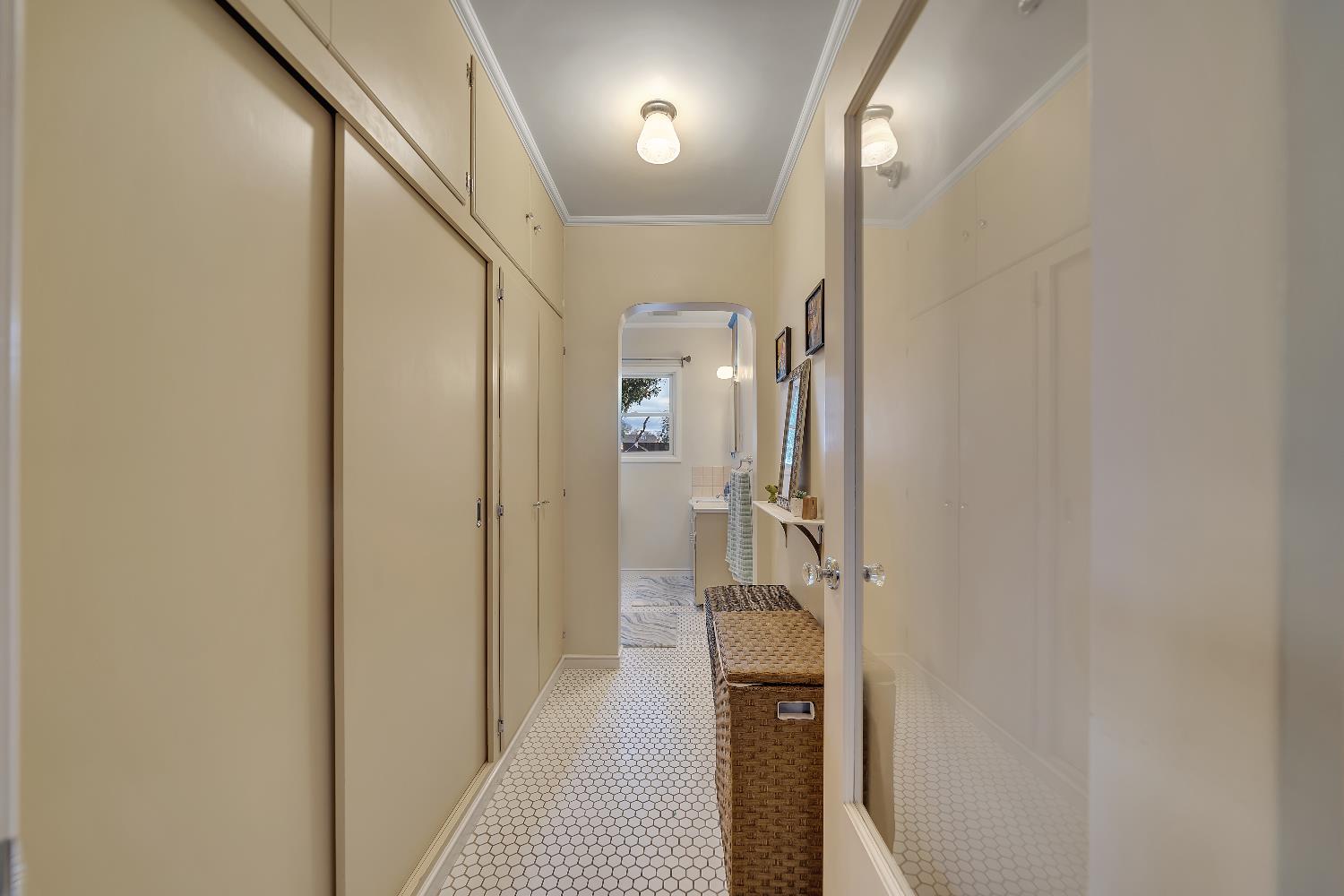 322 N Santa Ana Ave, Modesto, CA 95354