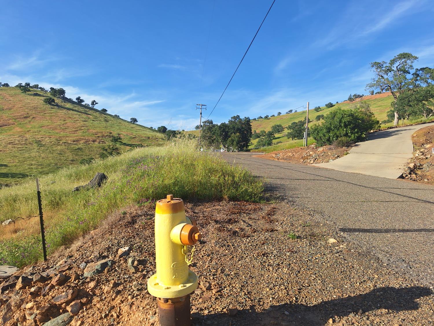 9987 Hernandez Dr, La Grange, CA 95329