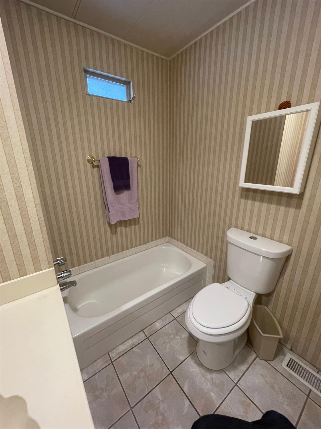 2621 Prescott Rd #37, Modesto, CA 95350