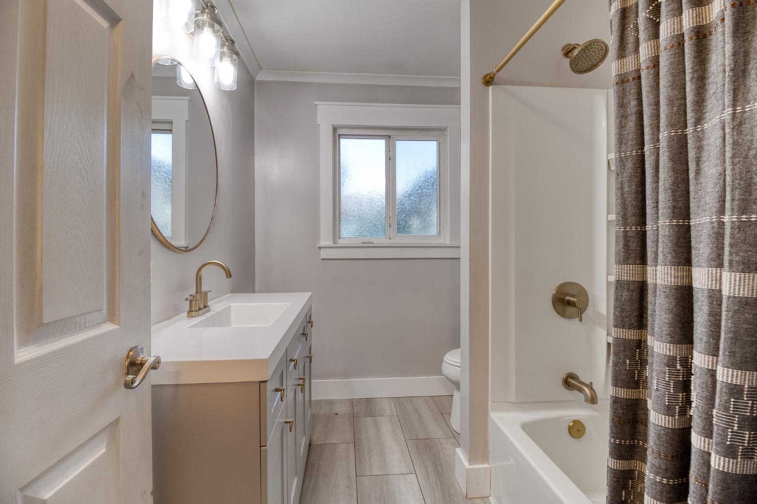 1605 Pimlico Dr, Modesto, CA 95350