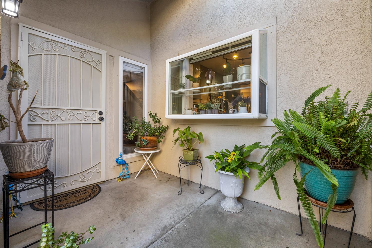 1137 Cedar Creek Dr #4, Modesto, CA 95355