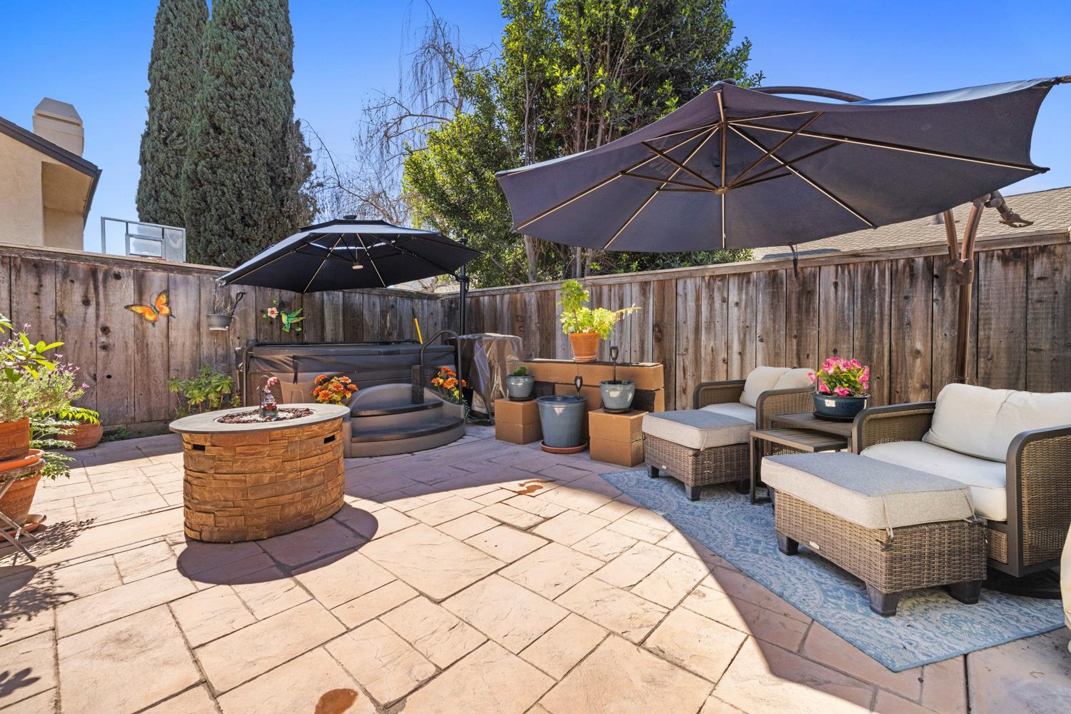 1137 Cedar Creek Dr #4, Modesto, CA 95355