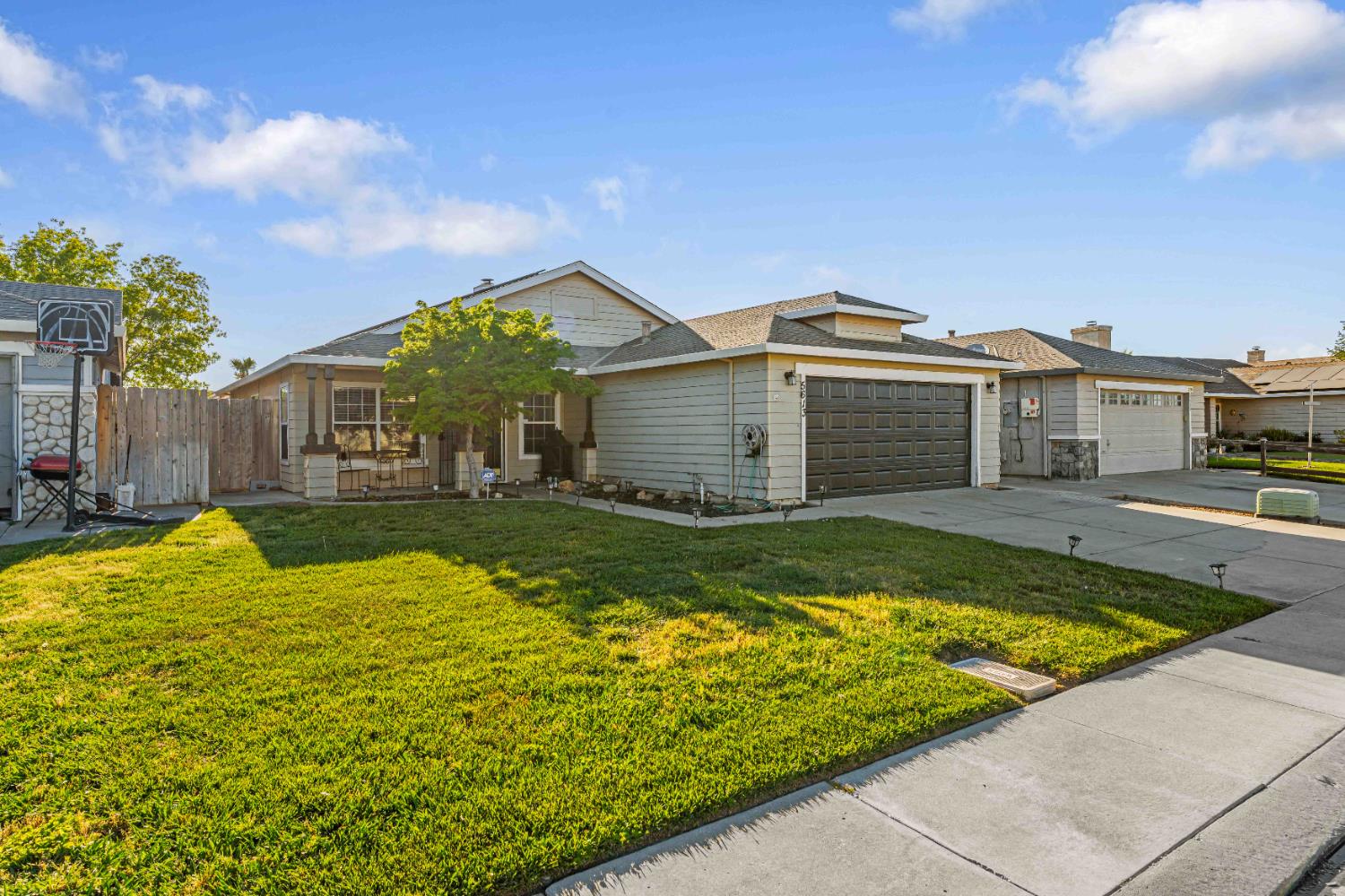 5613 Rose Brook Dr, Riverbank, CA 95367