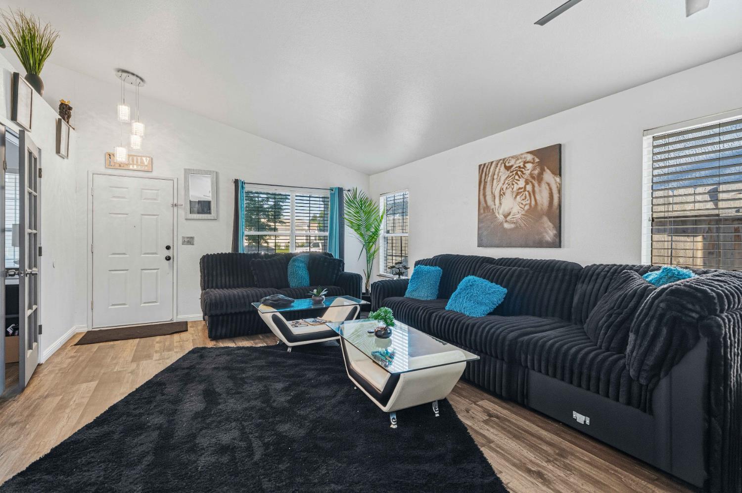 5613 Rose Brook Dr, Riverbank, CA 95367