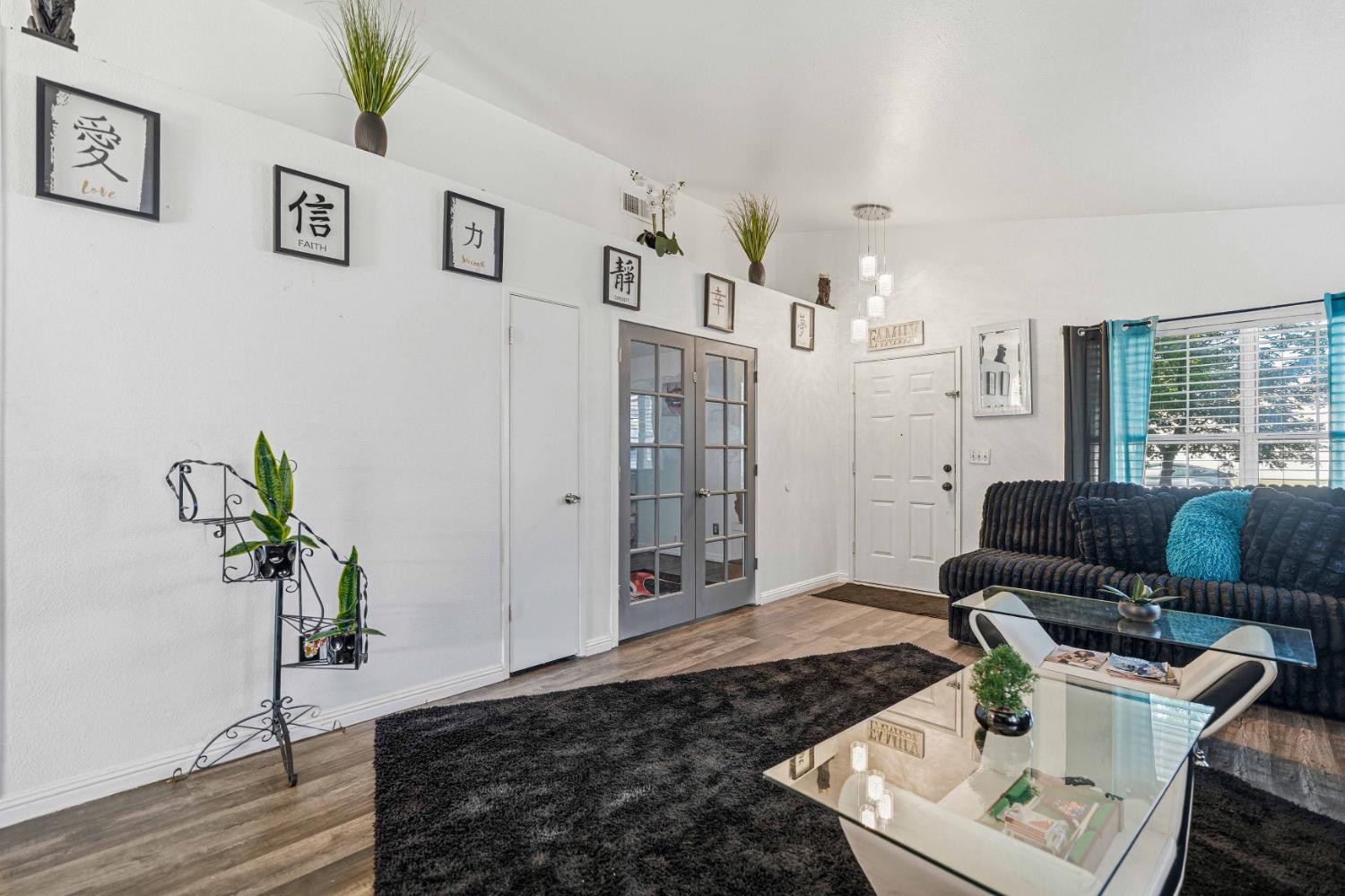 5613 Rose Brook Dr, Riverbank, CA 95367