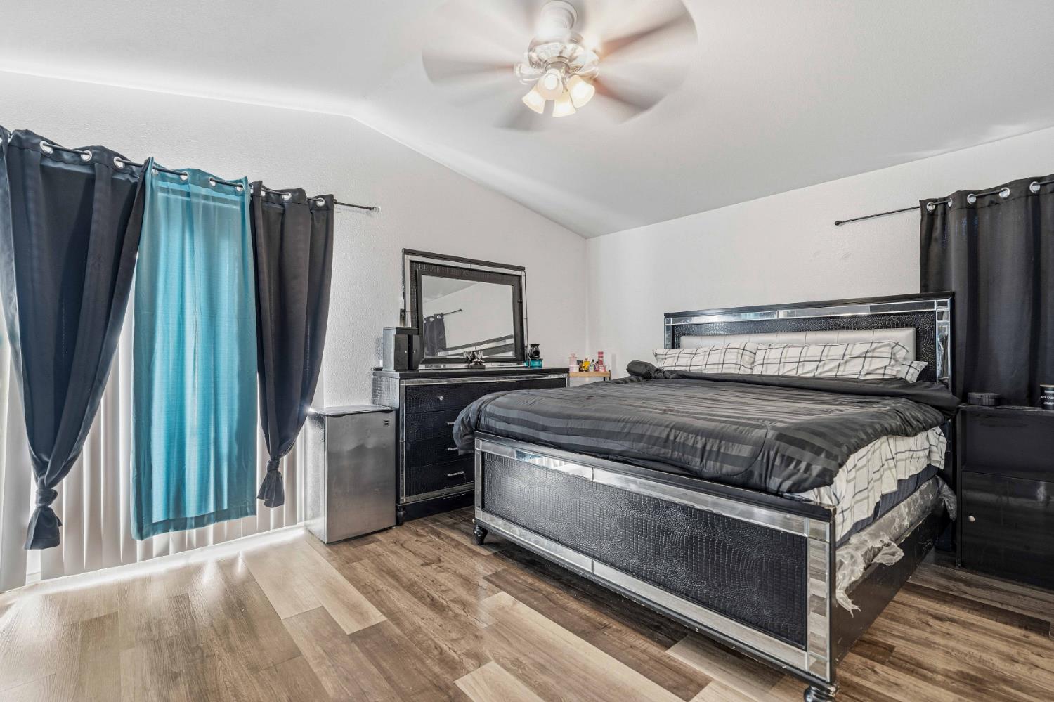 5613 Rose Brook Dr, Riverbank, CA 95367