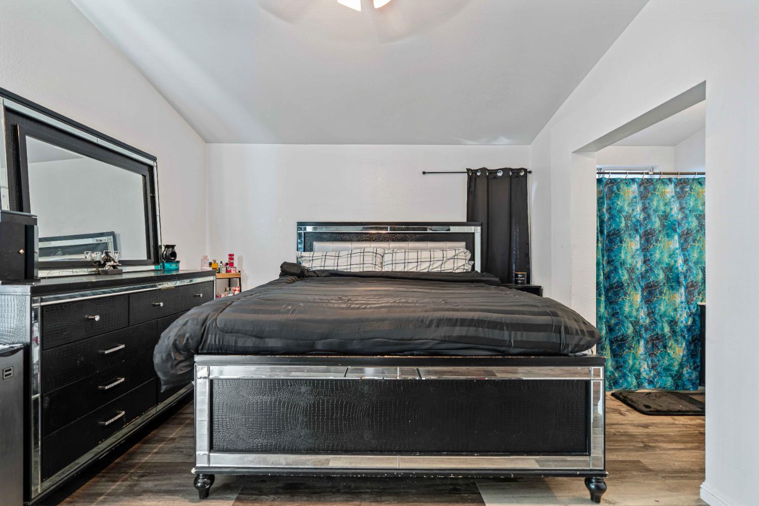 5613 Rose Brook Dr, Riverbank, CA 95367