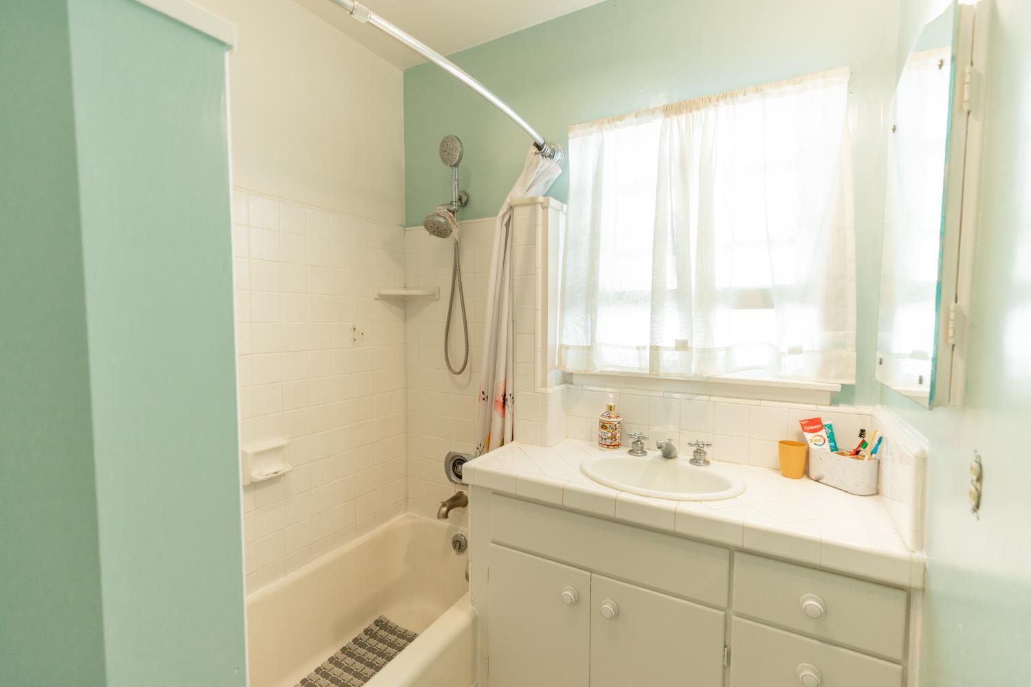 230 W 25th St, Merced, CA 95340