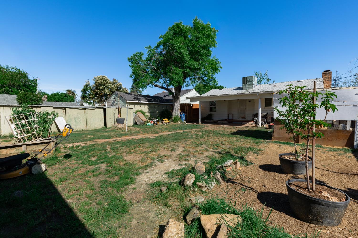 230 W 25th St, Merced, CA 95340