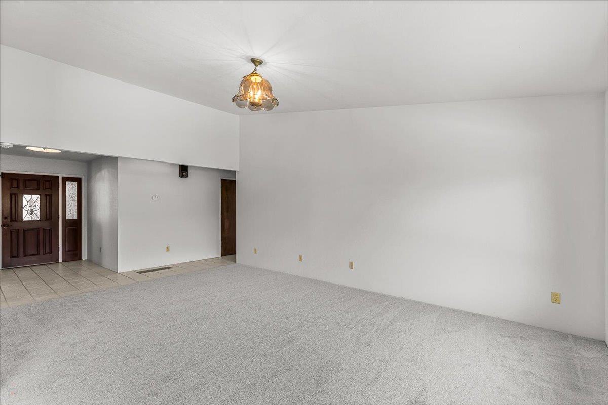 22082 Oleander Ave, Manteca, CA 95337